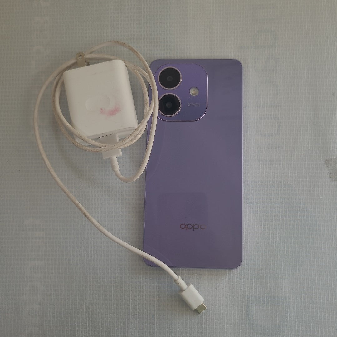 CELULAR OPPO A40 CPH2669 (2024) 256 GB 4 GB RAM (SEMINUEVO)