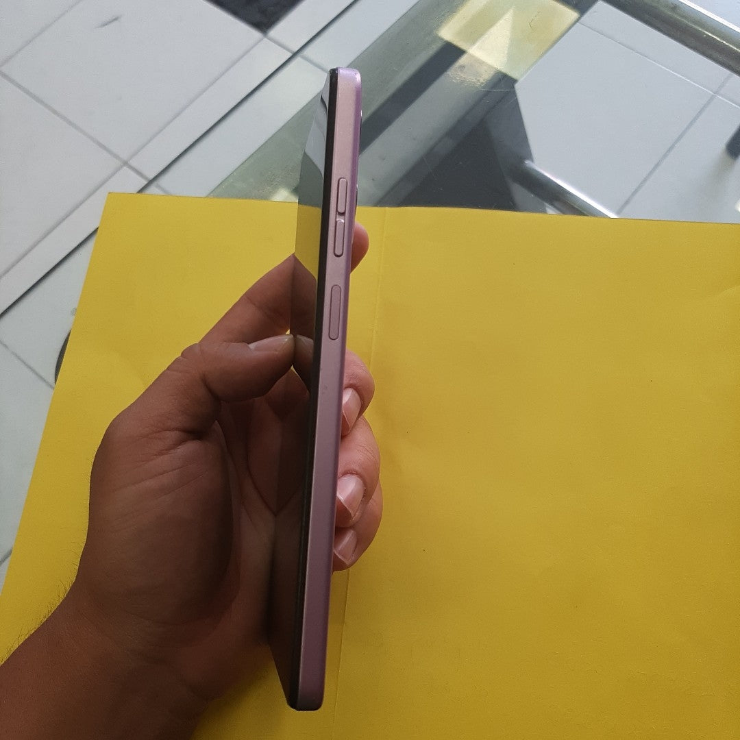 CELULAR MOTOROLA MOTO G24 XT2423-1 (2024) 256 GB 4 GB RAM (SEMINUEVO)