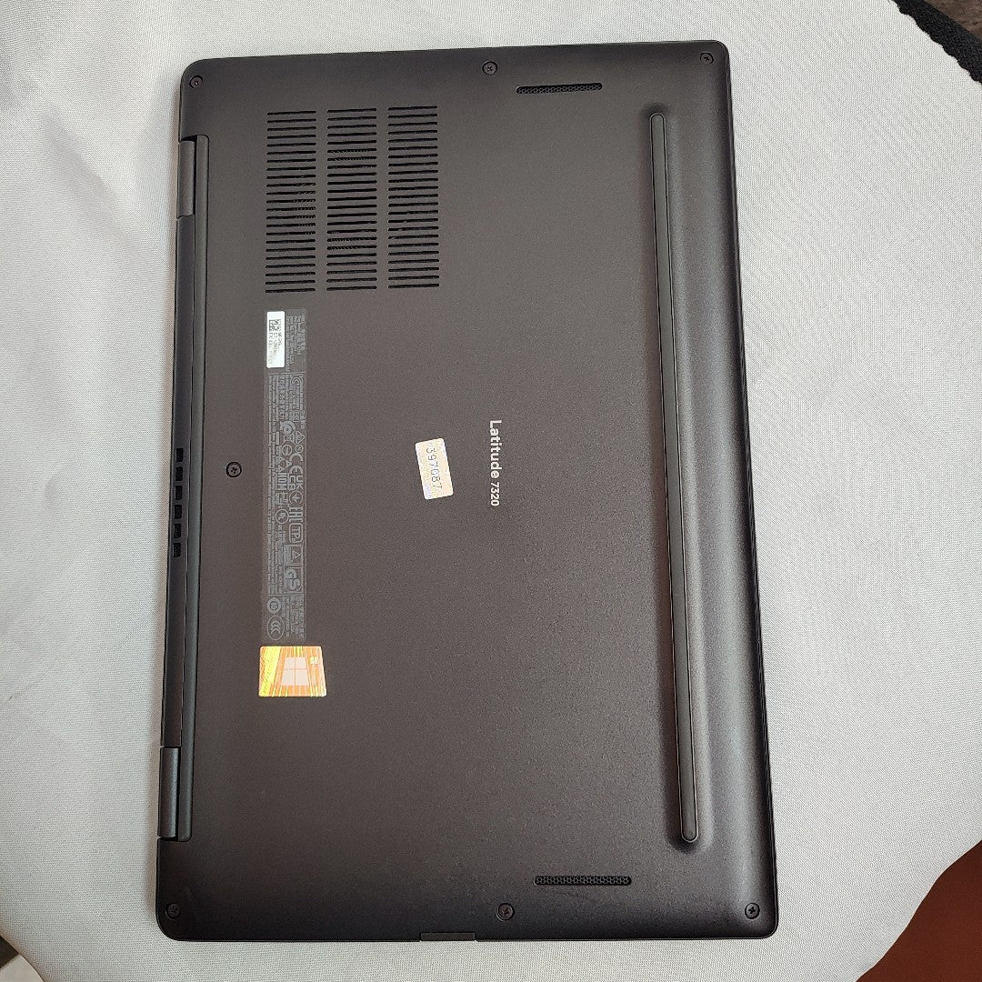 LAPTOP DELL LATITUDE 7320 DETACHABLE (2022) 256 GB SSD 16 GB RAM (SEMINUEVO)