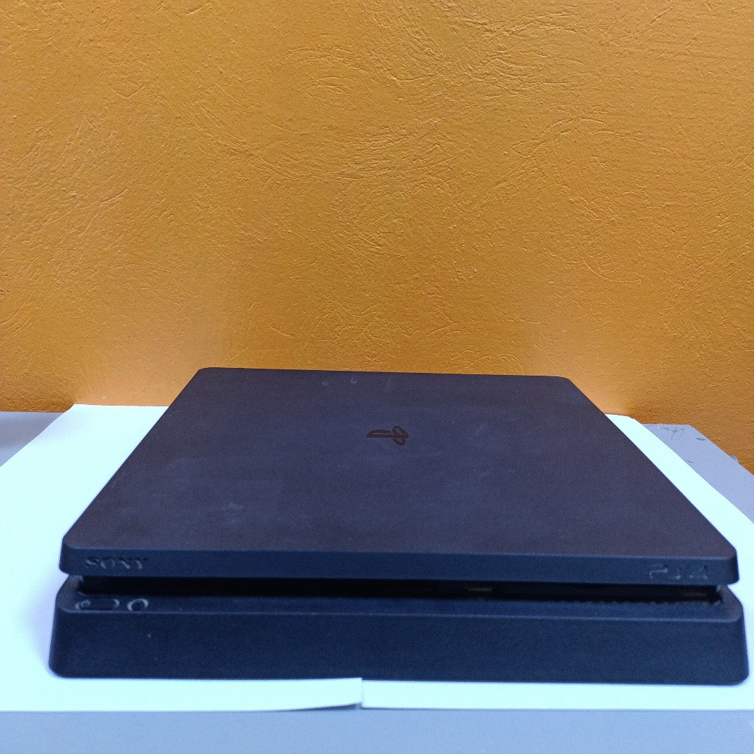 CONSOLA DE VIDEOJUEGO SONY PS4 SLIM 1 TB (SEMINUEVO)