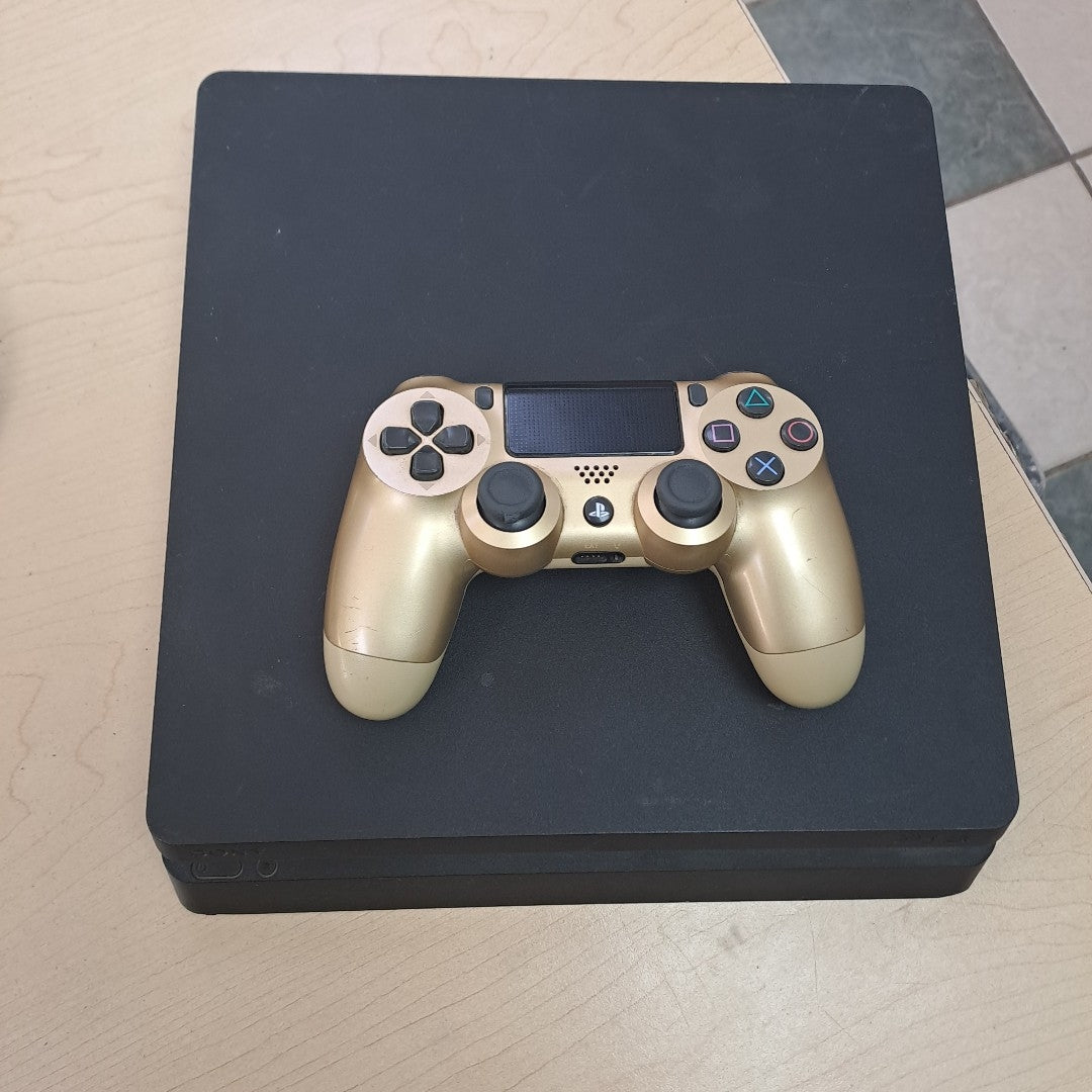 CONSOLA DE VIDEOJUEGO SONY PS4 PRO 1 TB (SEMINUEVO)