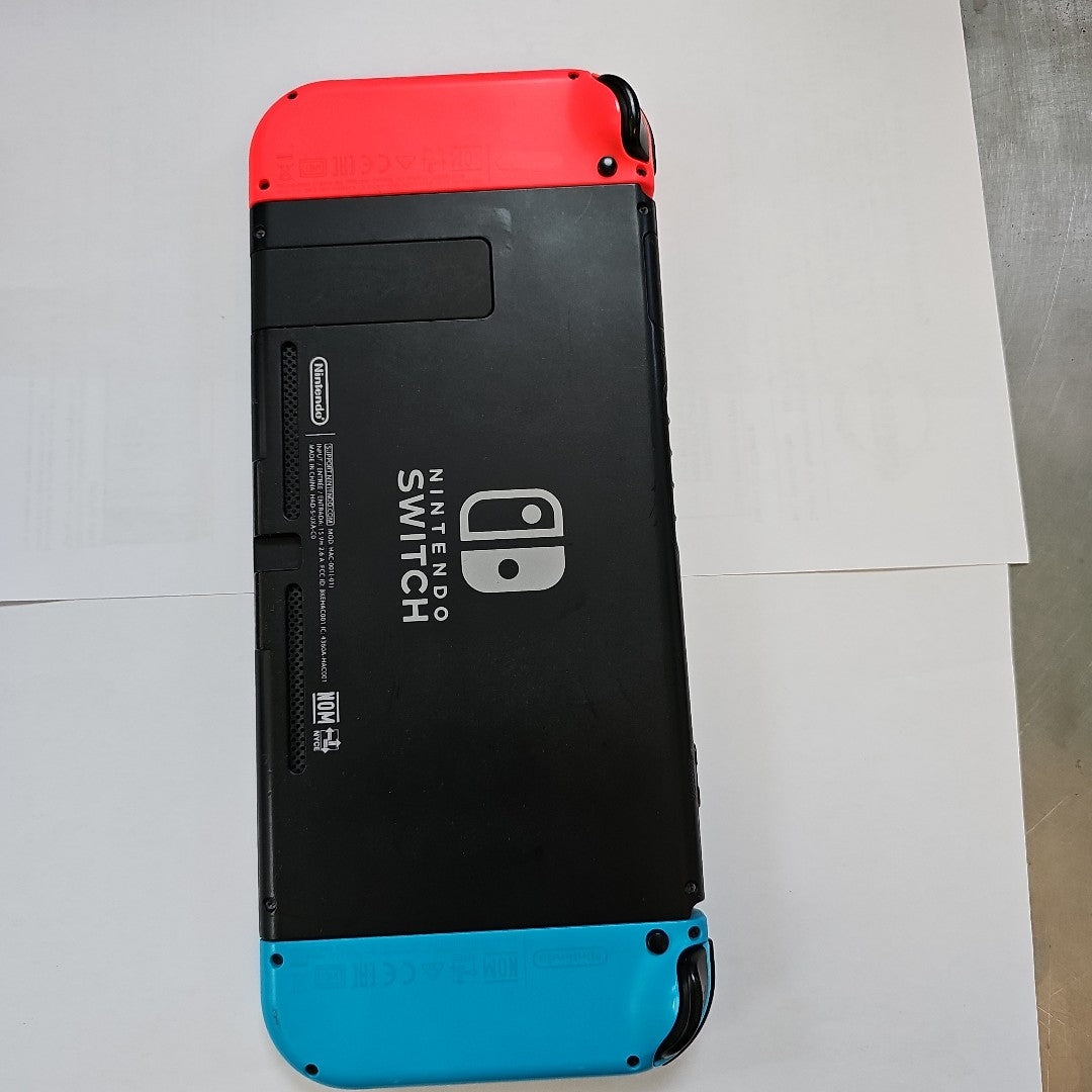 CONSOLA DE VIDEOJUEGO NINTENDO SWITCH 1.1 32 GB (SEMINUEVO)