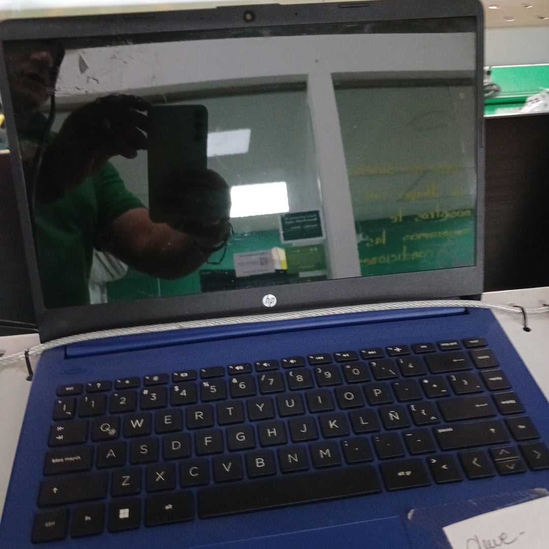 LAPTOP HP 14-DQ0508LA (2022) 256 GB SSD 8 GB RAM (SEMINUEVO)
