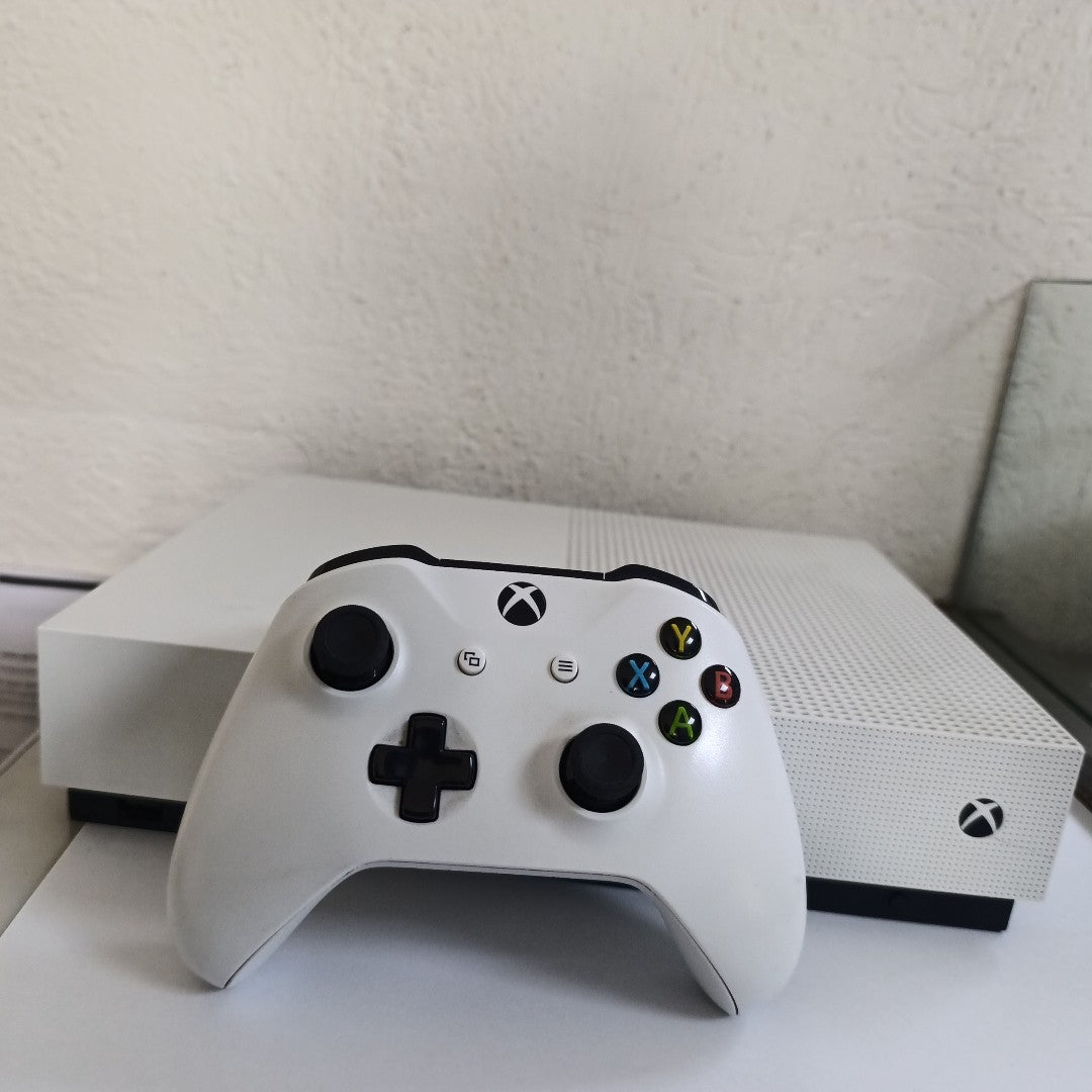 CONSOLA DE VIDEOJUEGO MICROSOFT XBOX ONE S ALL DIGITAL 1 TB (SEMINUEVO)