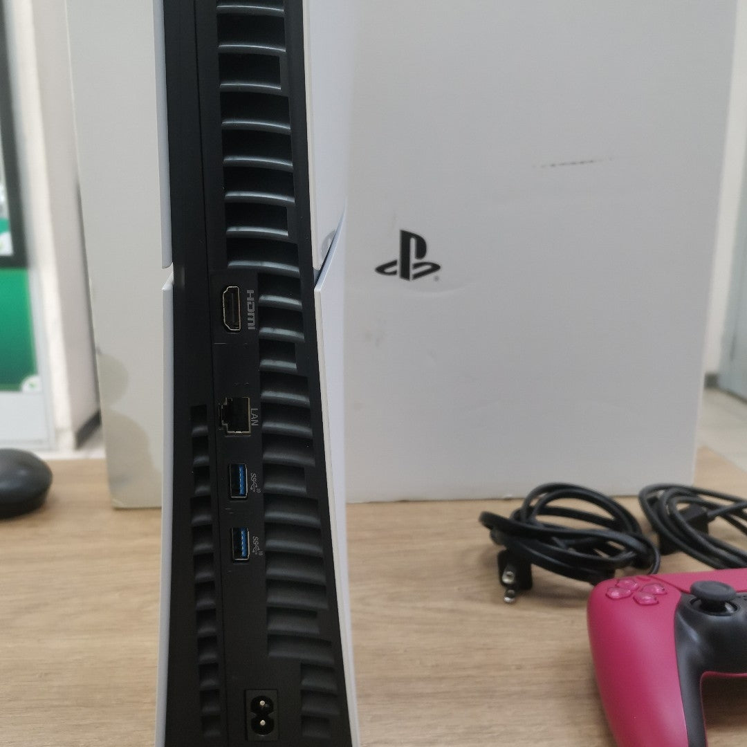 CONSOLA DE VIDEOJUEGO SONY PS5 DIGITAL 825 SSD (SEMINUEVO)