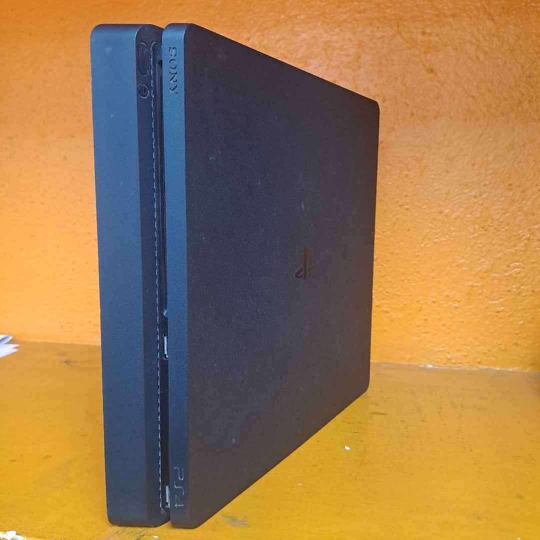 CONSOLA DE VIDEOJUEGO SONY PS4 1 TB (SEMINUEVO)