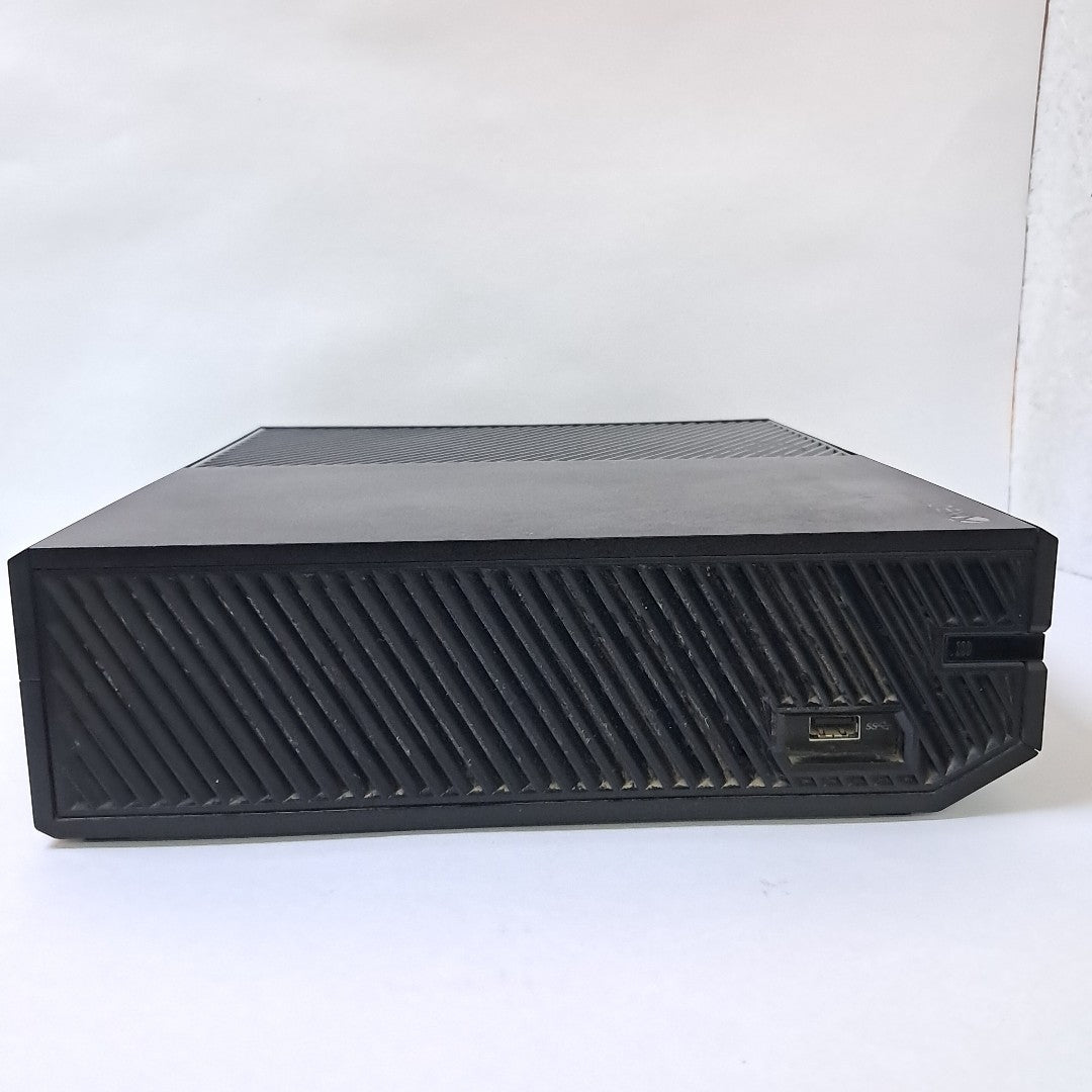 CONSOLA DE VIDEOJUEGO MICROSOFT XBOX ONE 1 TB (SEMINUEVO)