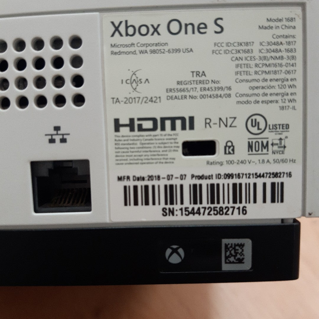 CONSOLA DE VIDEOJUEGO MICROSOFT XBOX ONE S 500 GB  (SEMINUEVO)