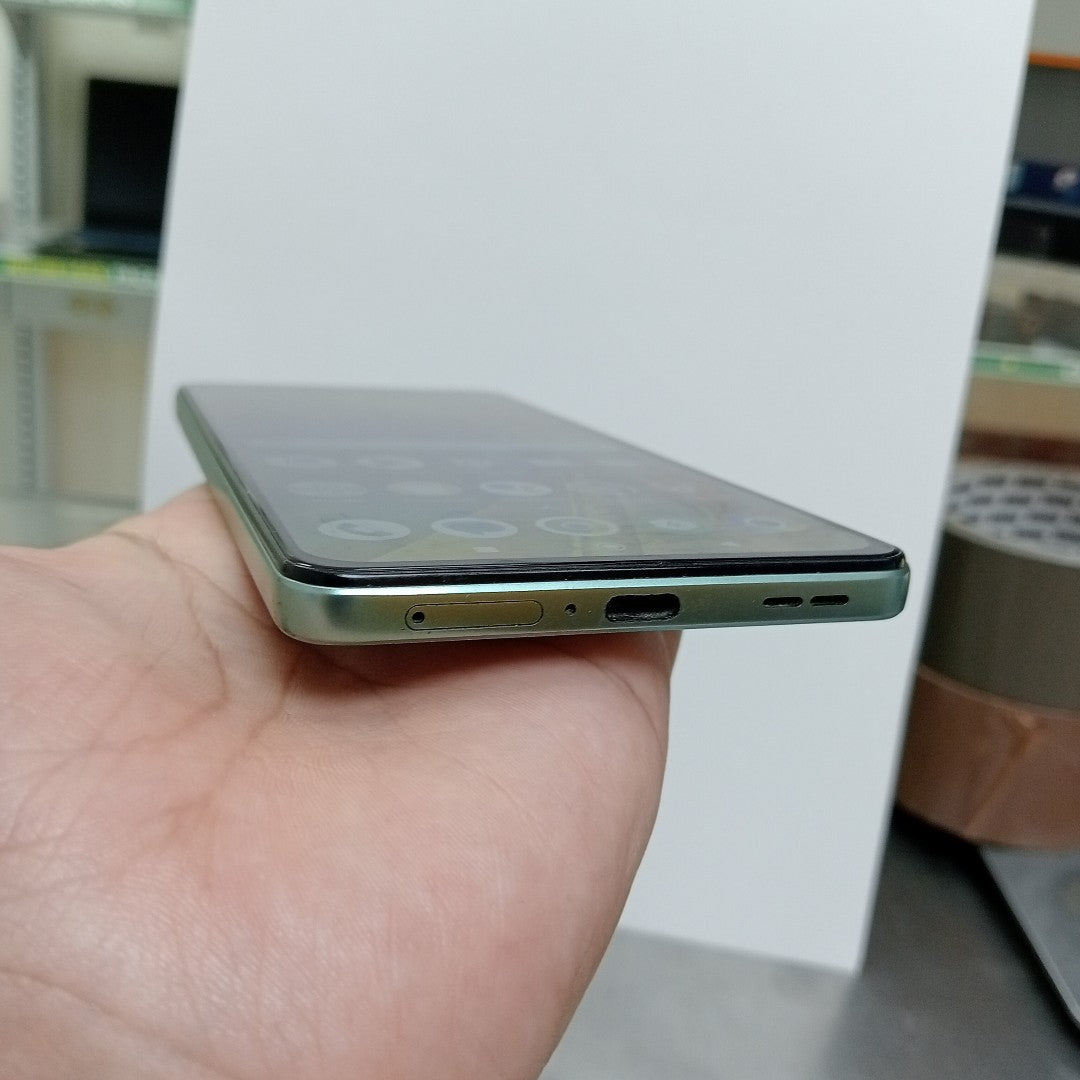 CELULAR XIAOMI POCO F4 22021211RG (SEMINUEVO)