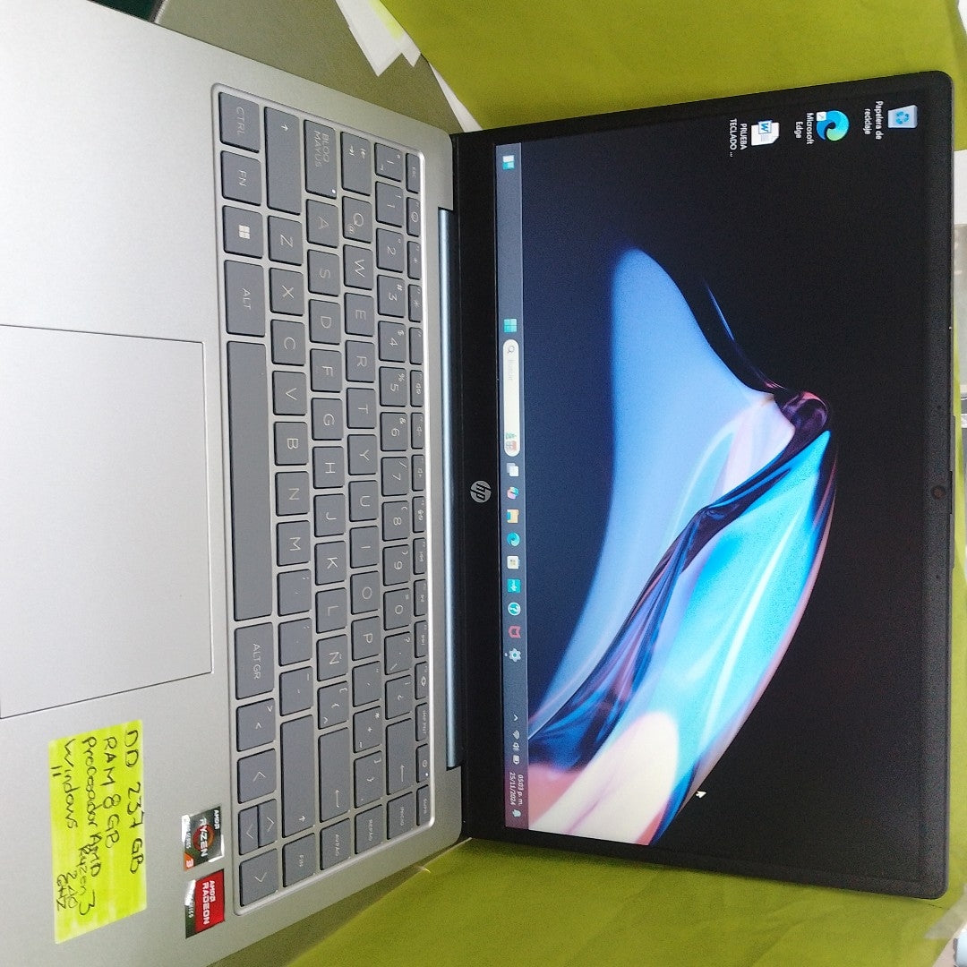 LAPTOP HP 14-EM0001LA (2023) 256 GB SSD 8 GB RAM (SEMINUEVO)