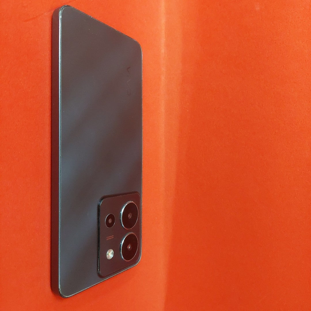 CELULAR VIVO Y36 V2247 256 GB 8 GB RAM (SEMINUEVO)