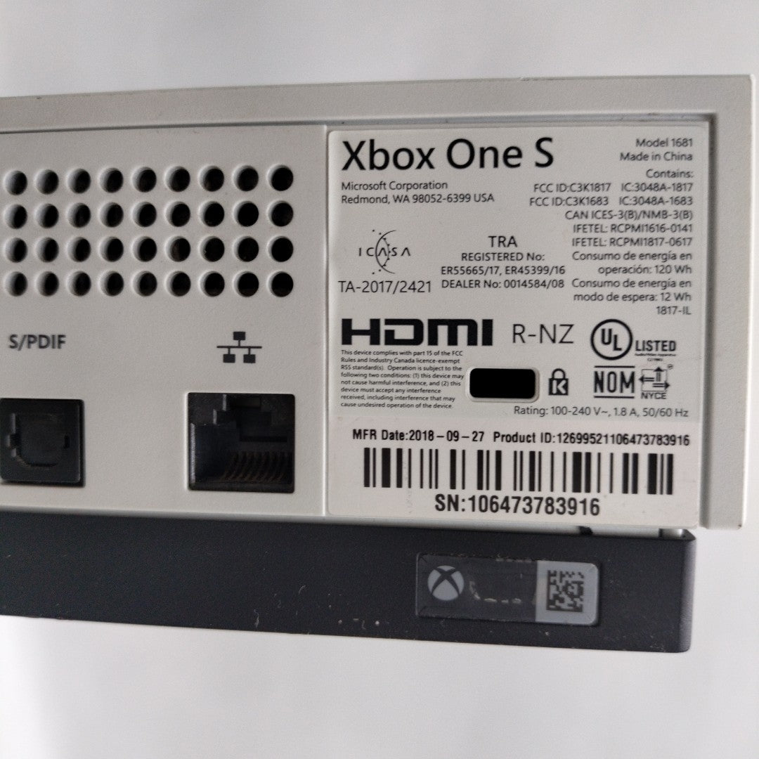 CONSOLA DE VIDEOJUEGO MICROSOFT XBOX ONE S 1 TB (SEMINUEVO)
