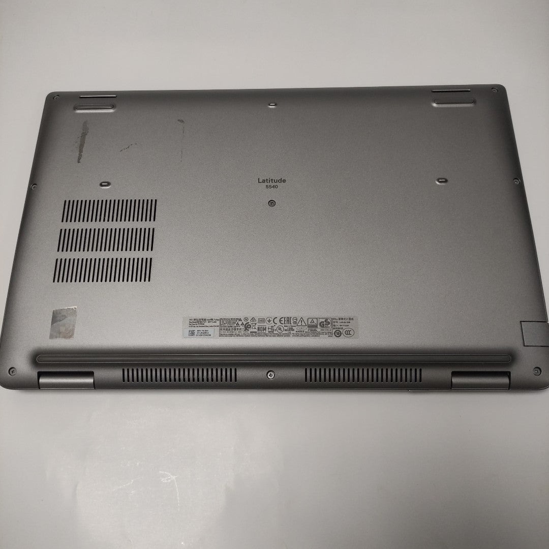 LAPTOP DELL LATITUDE 5540 (2024) 256 GB SSD 16 GB RAM (SEMINUEVO)
