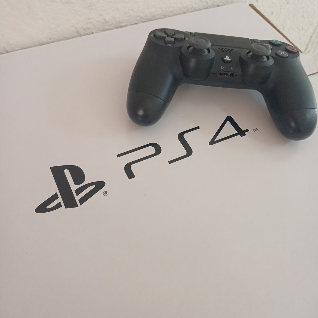 CONSOLA DE VIDEOJUEGO SONY PS4 SLIM 1 TB (SEMINUEVO)
