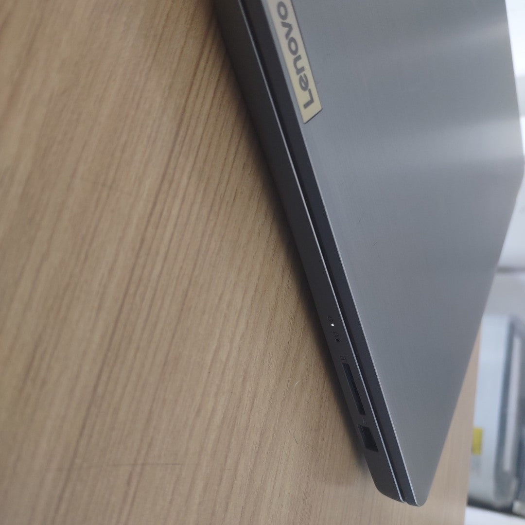 LAPTOP LENOVO IDEAPAD 3 14ITL6 (2022) 512 GB SSD 8 GB RAM (SEMINUEVO)