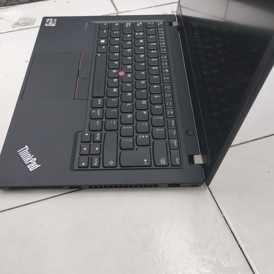 LAPTOP LENOVO THINKPAD T14 GEN 2 (2022) 512 GB SSD 16 GB RAM (SEMINUEVO)