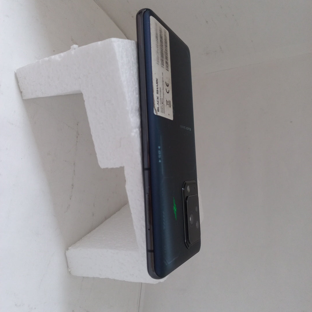 CELULAR XIAOMI BLACK SHARK 5 PRO KTUS-H0 256 GB 12 GB RAM (SEMINUEVO)