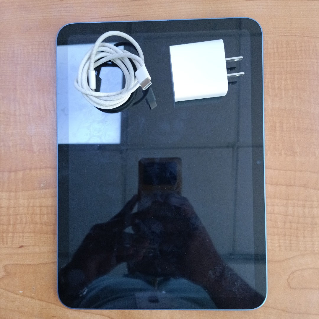 TABLETA APPLE IPAD 10 A2696 256 GB 4 GB RAM (SEMINUEVO)