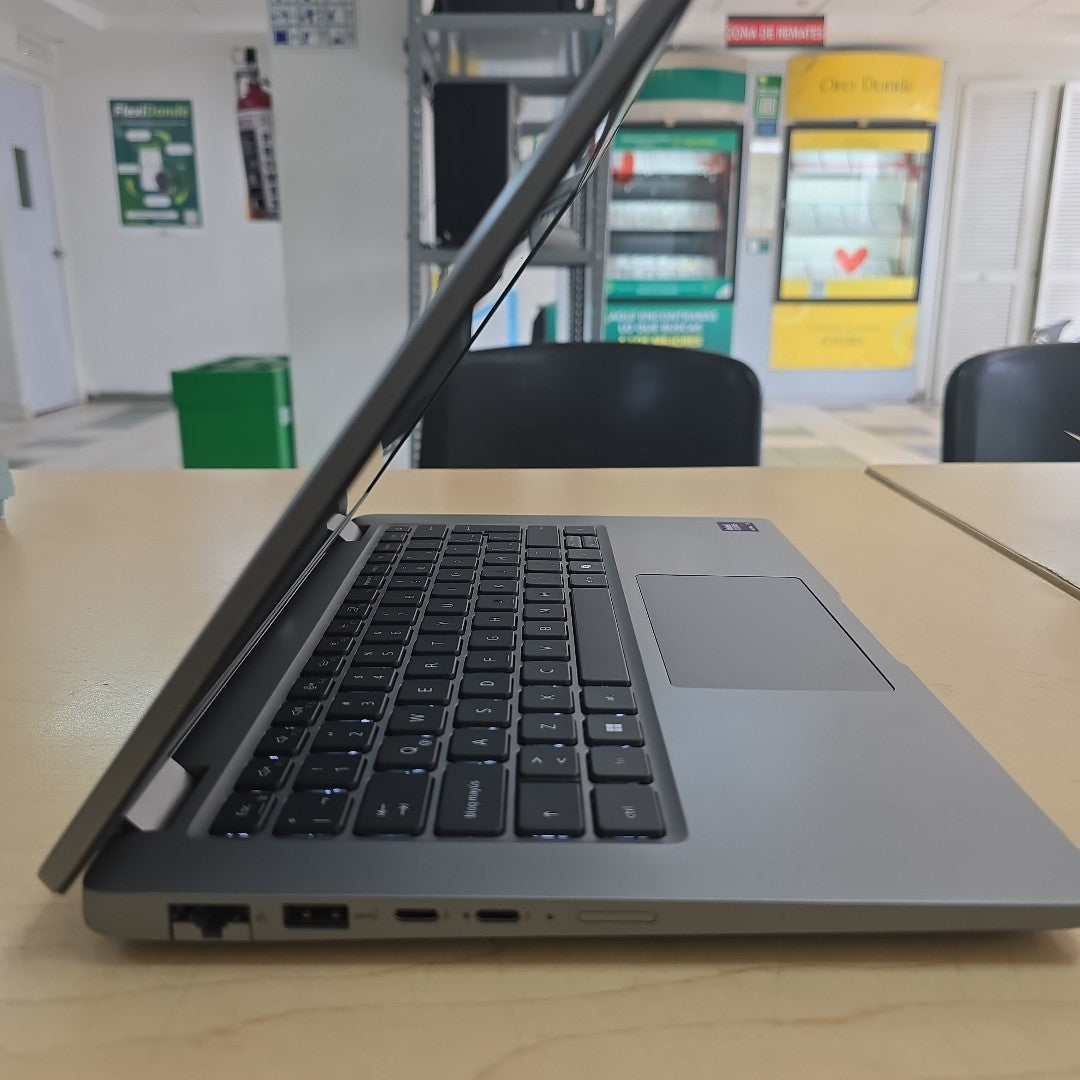 LAPTOP DELL LATITUDE 5450 (2024) 512 GB SSD 16 GB RAM (SEMINUEVO)