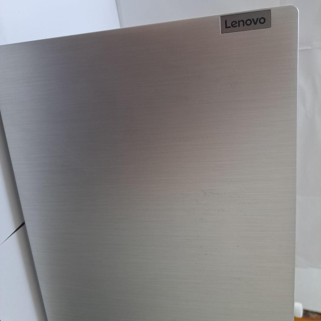 LAPTOP LENOVO IDEAPAD 3 14IGL05 (2022) 1 TB 8 GB RAM (SEMINUEVO)