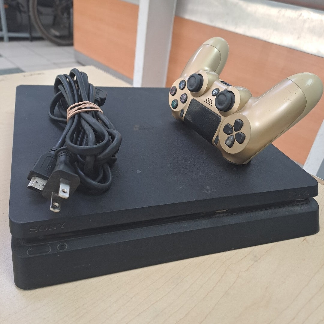 CONSOLA DE VIDEOJUEGO SONY PS4 PRO 1 TB (SEMINUEVO)
