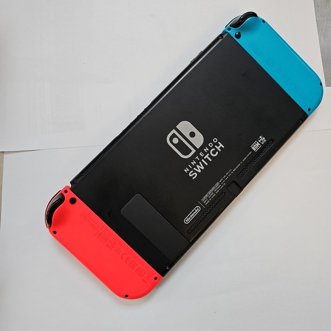 CONSOLA DE VIDEOJUEGO NINTENDO SWITCH 1.1 32 GB (SEMINUEVO)