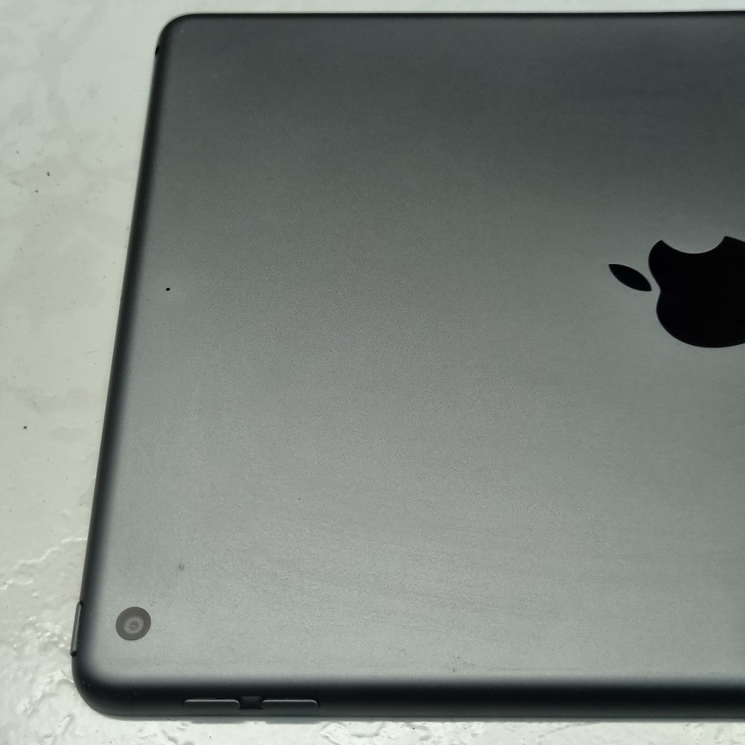 TABLETA APPLE IPAD 8 A2270 128 GB 3 GB RAM (SEMINUEVO)