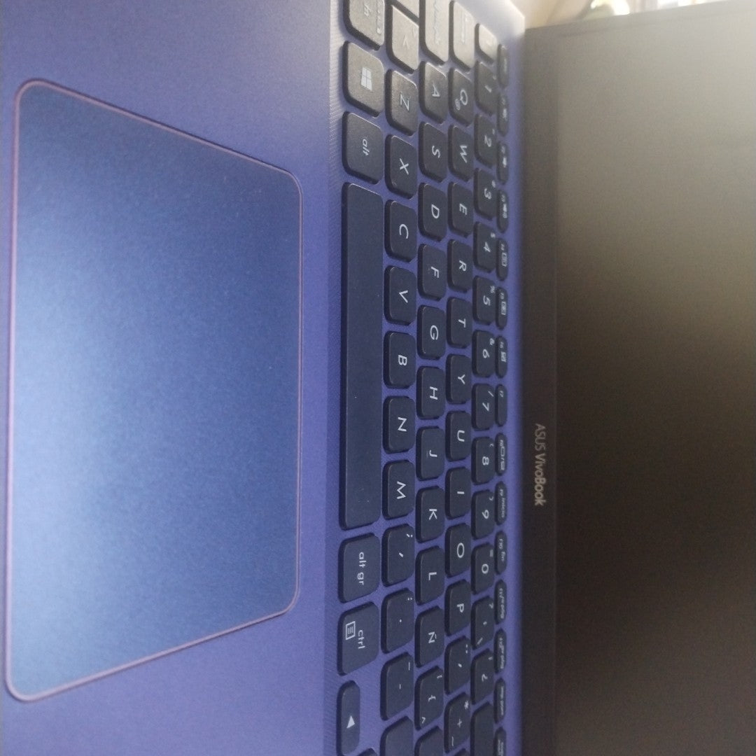 LAPTOP ASUS VIVOBOOK X512DA-BR1313T (2021) 1 TB + 256 GB SSD 8 GB RAM (SEMINUEVO)
