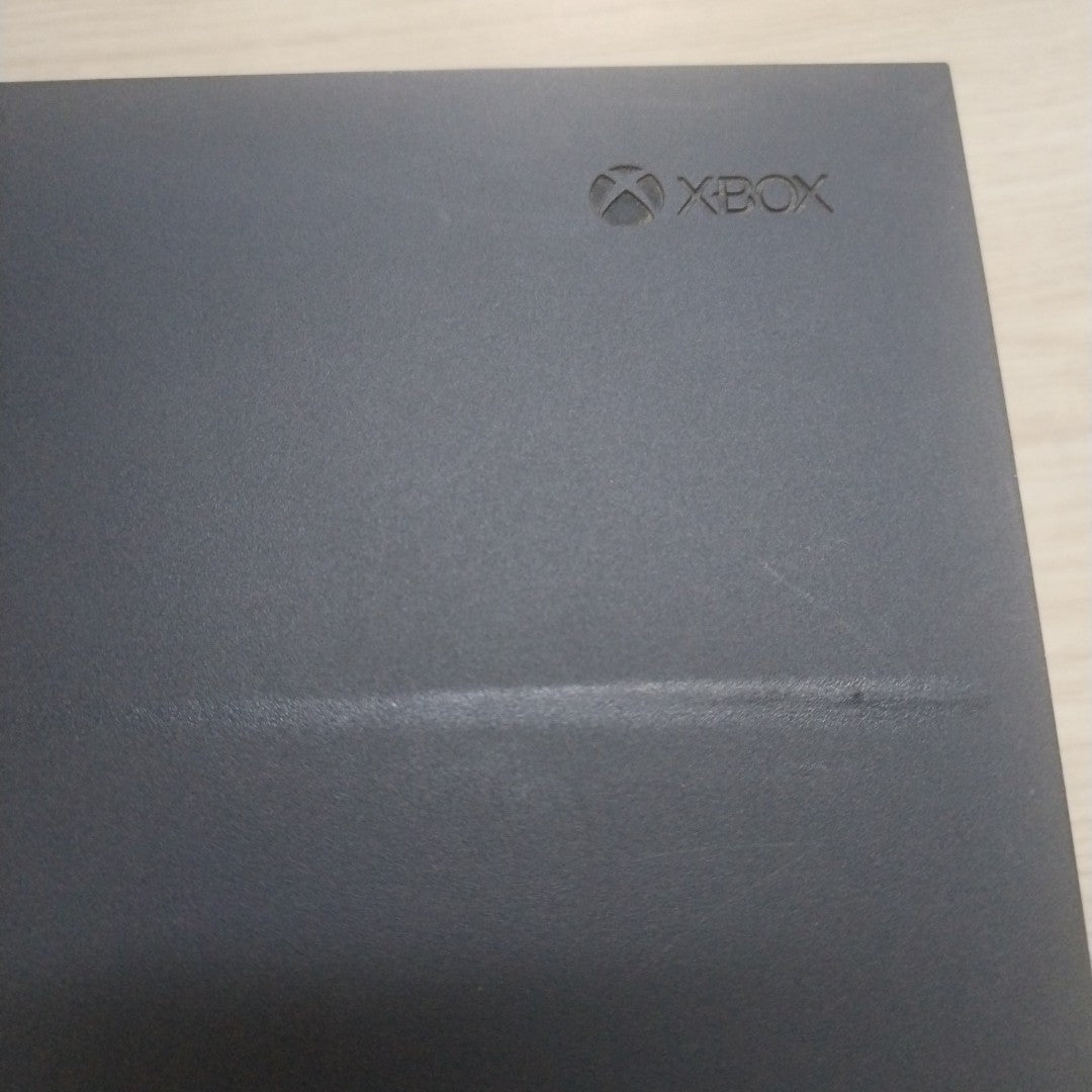 CONSOLA DE VIDEOJUEGO MICROSOFT XBOX ONE X 1 TB (SEMINUEVO)