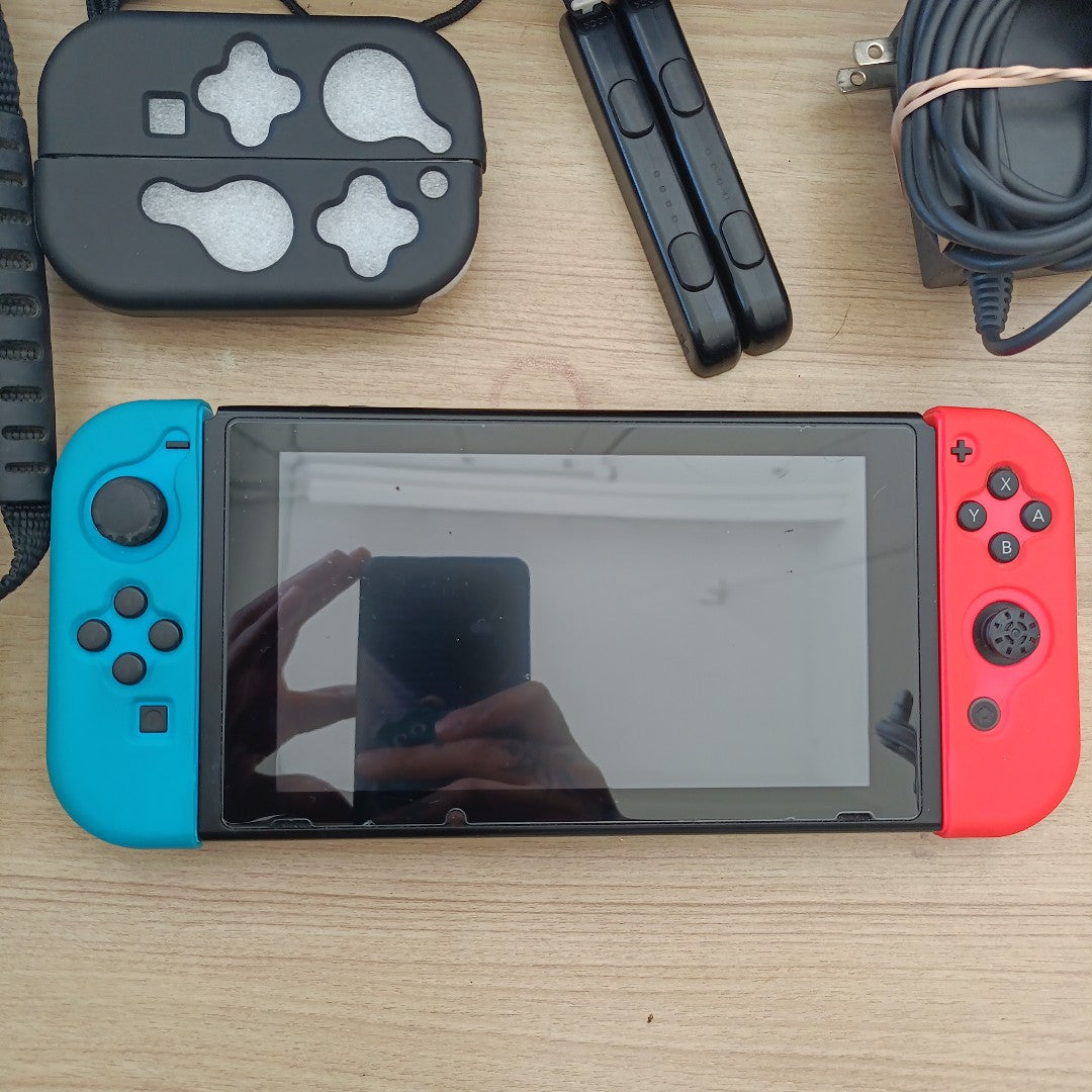 CONSOLA DE VIDEOJUEGO NINTENDO SWITCH 32 GB (SEMINUEVO)