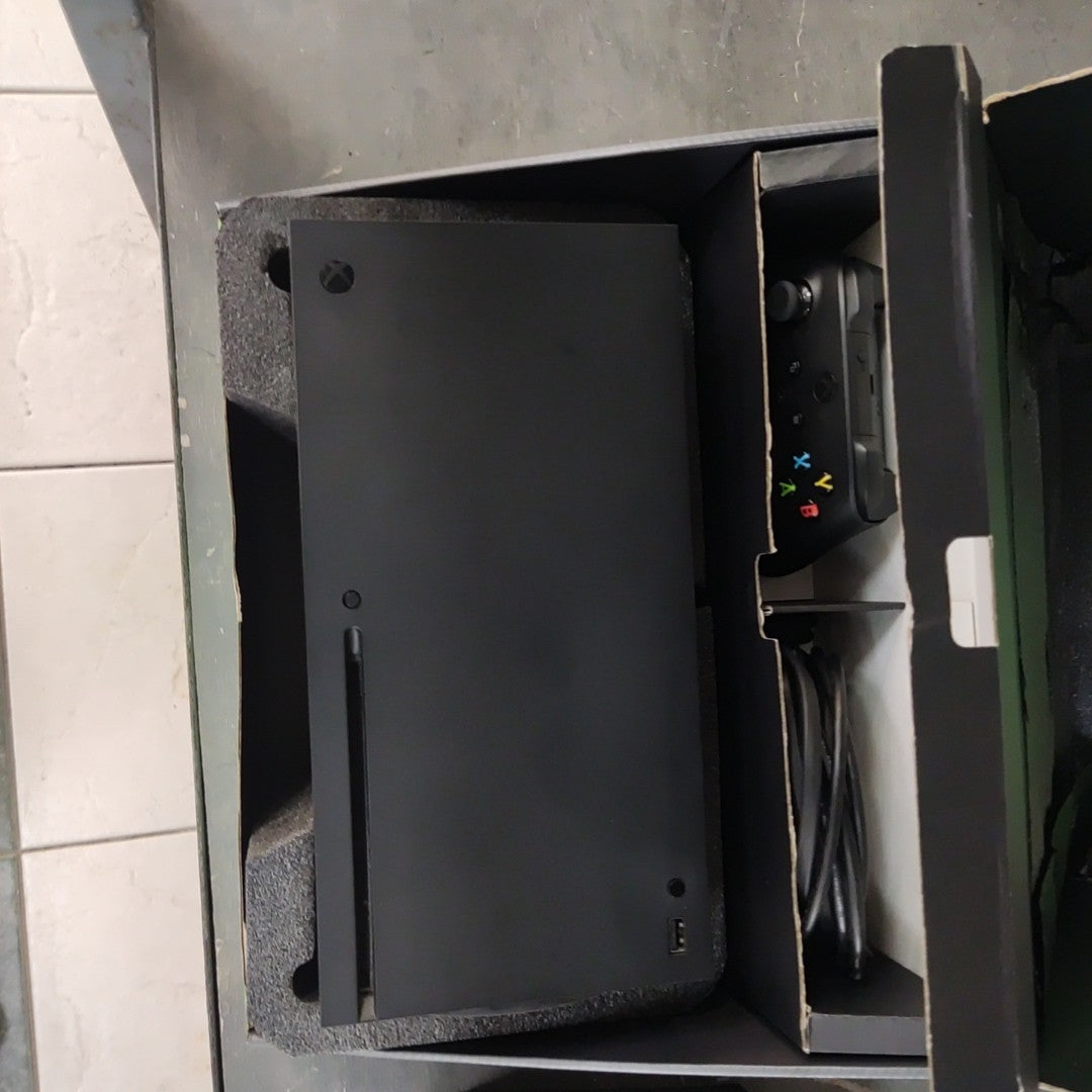 CONSOLA DE VIDEOJUEGO MICROSOFT XBOX SERIES X 1 TB SSD (SEMINUEVO)
