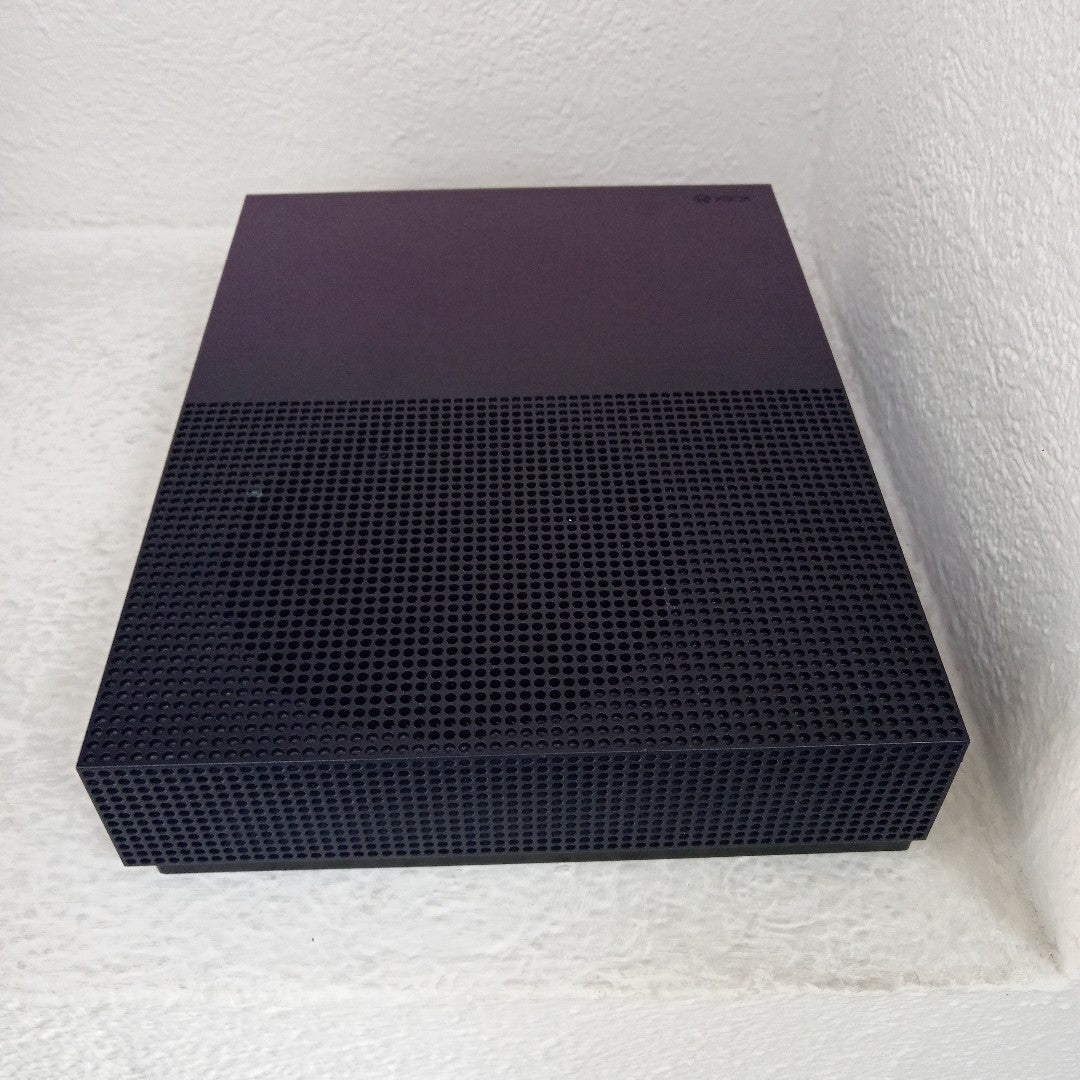 CONSOLA DE VIDEOJUEGO MICROSOFT XBOX ONE S 1 TB (SEMINUEVO)