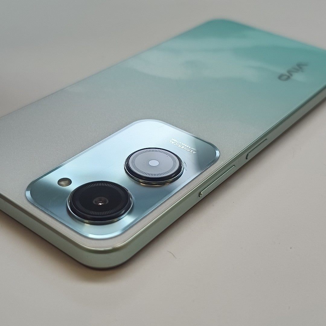 CELULAR VIVO Y18 V2333 256 GB 8 GB RAM (SEMINUEVO)