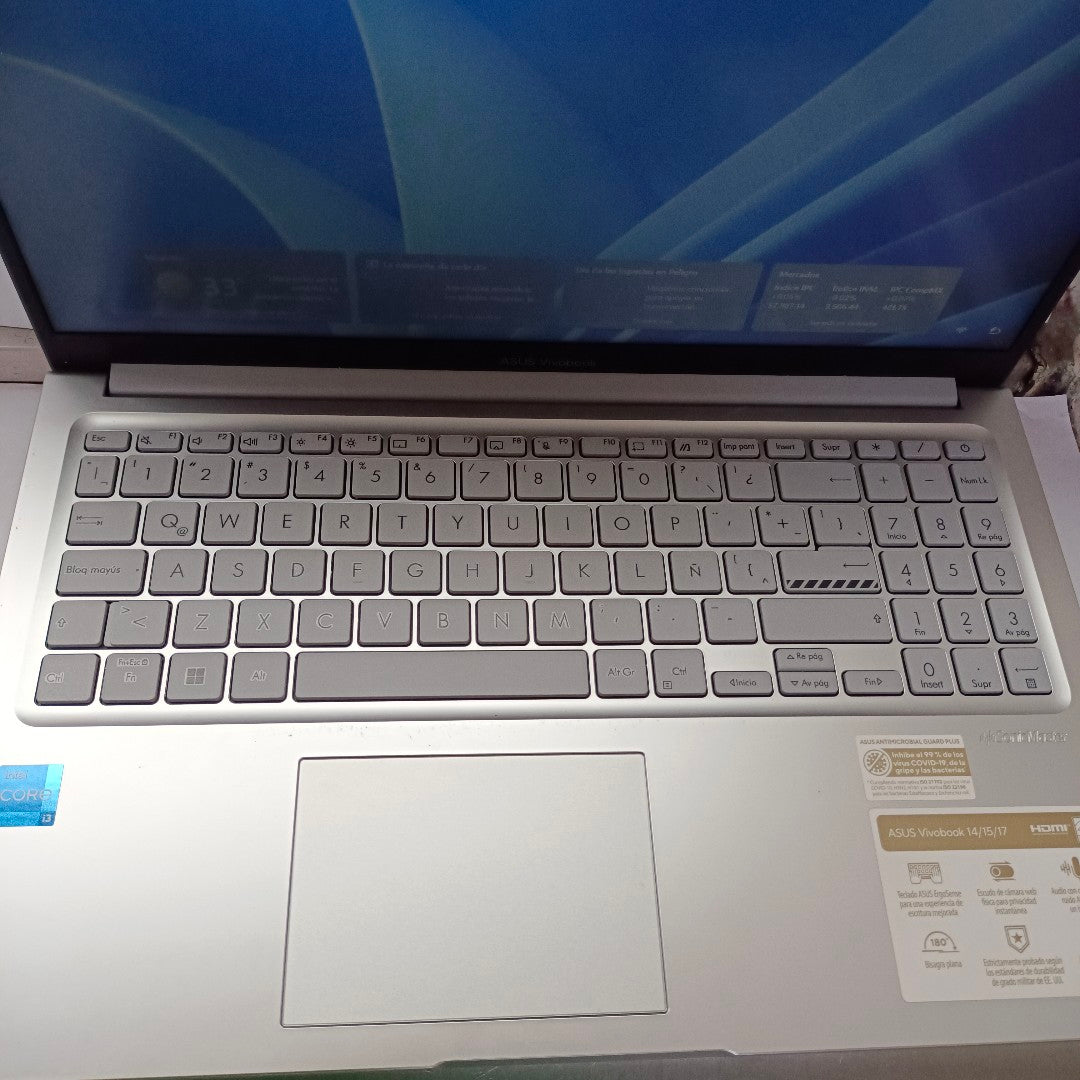 LAPTOP ASUS VIVOBOOK 15 X1504ZA-NJ302W (2024) 512 GB SSD 12 GB RAM (SEMINUEVO)