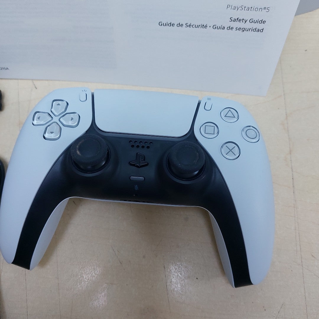 CONSOLA DE VIDEOJUEGO SONY PS5 825 SSD (SEMINUEVO)