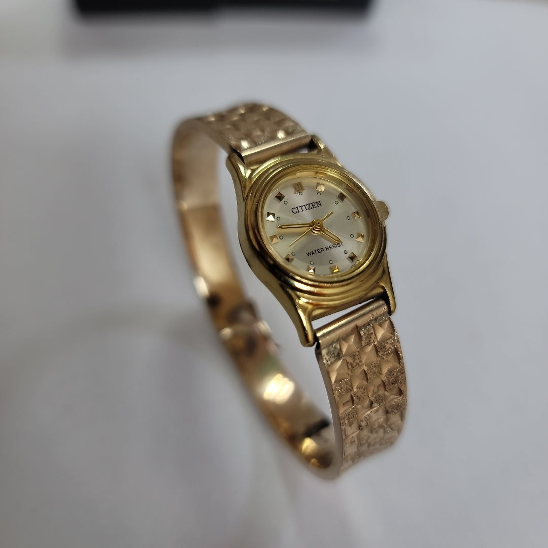 RELOJ CAJA ACERO PULSO ORO. ORO. 10 K 26.1 GRMS (SEMINUEVO)