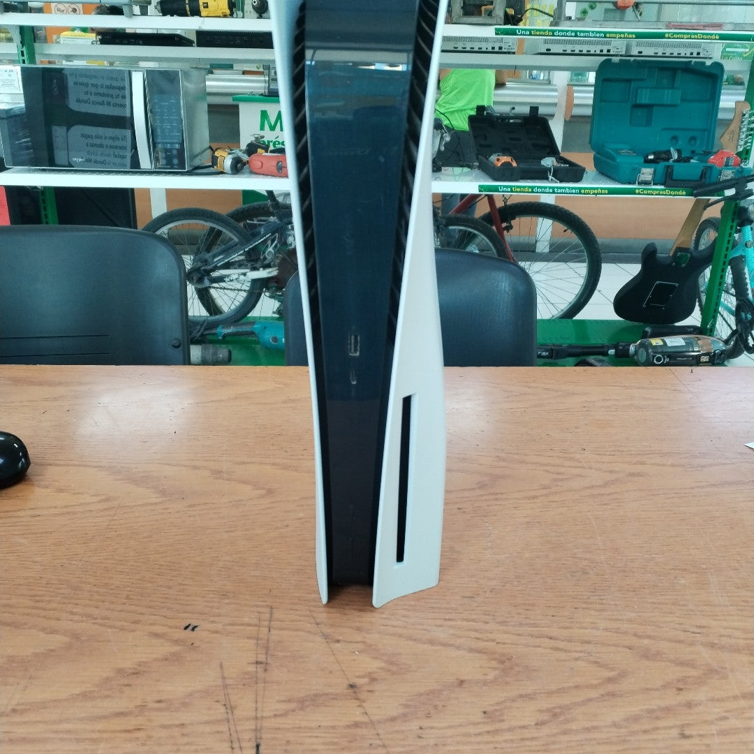 CONSOLA DE VIDEOJUEGO SONY PS5 825 SSD (SEMINUEVO)