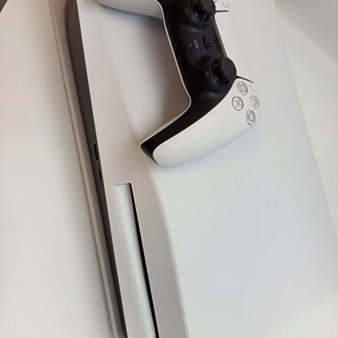 CONSOLA DE VIDEOJUEGO SONY PS5 825 SSD (SEMINUEVO)