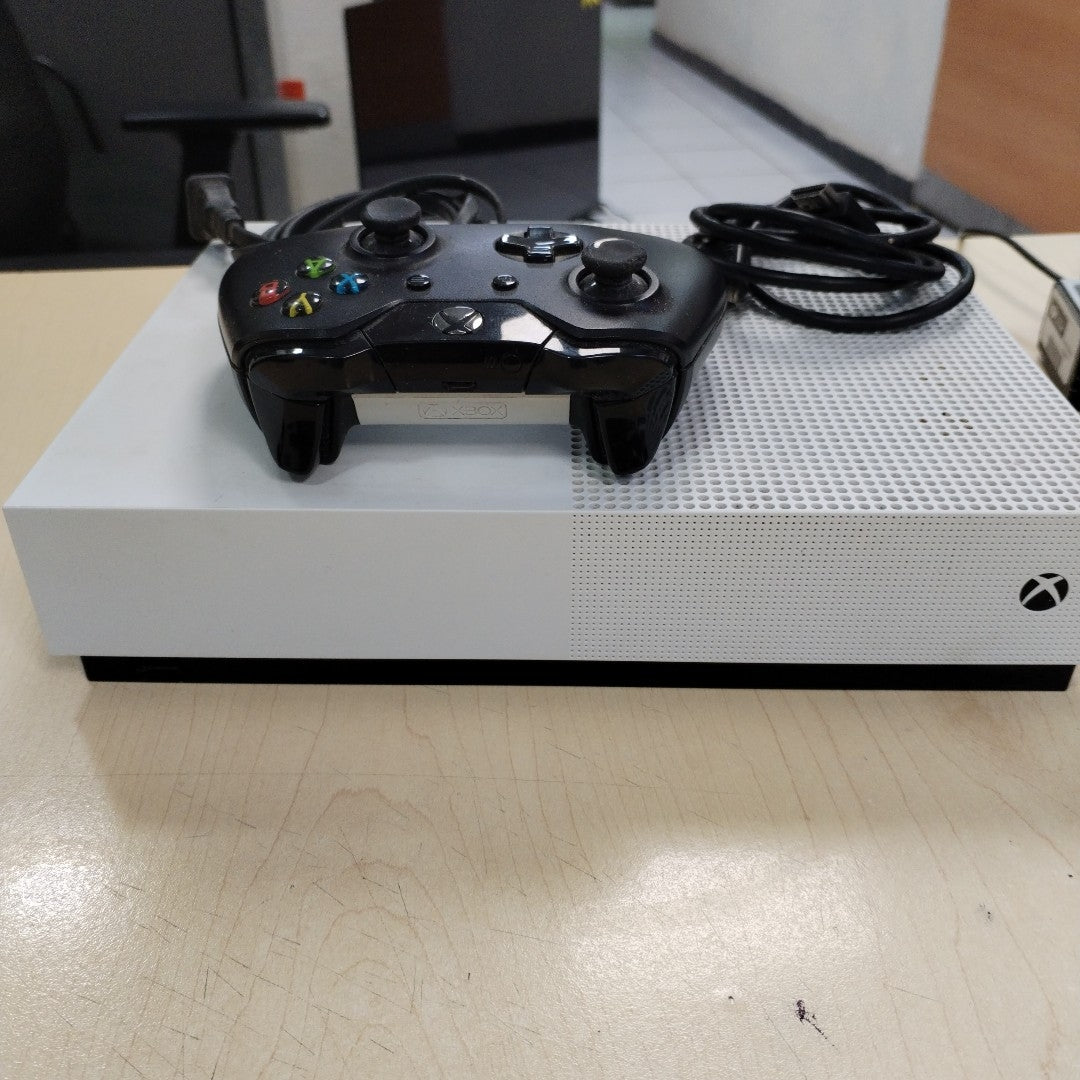 CONSOLA DE VIDEOJUEGO MICROSOFT XBOX ONE S 1 TB (SEMINUEVO)