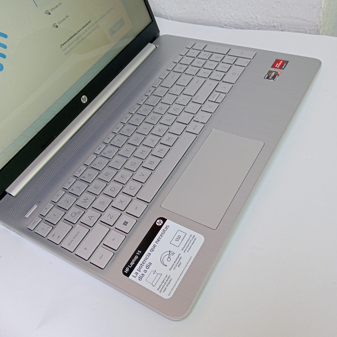 LAPTOP HP 15-EF2507LA (2024) 512 GB SSD 8 GB RAM (SEMINUEVO)