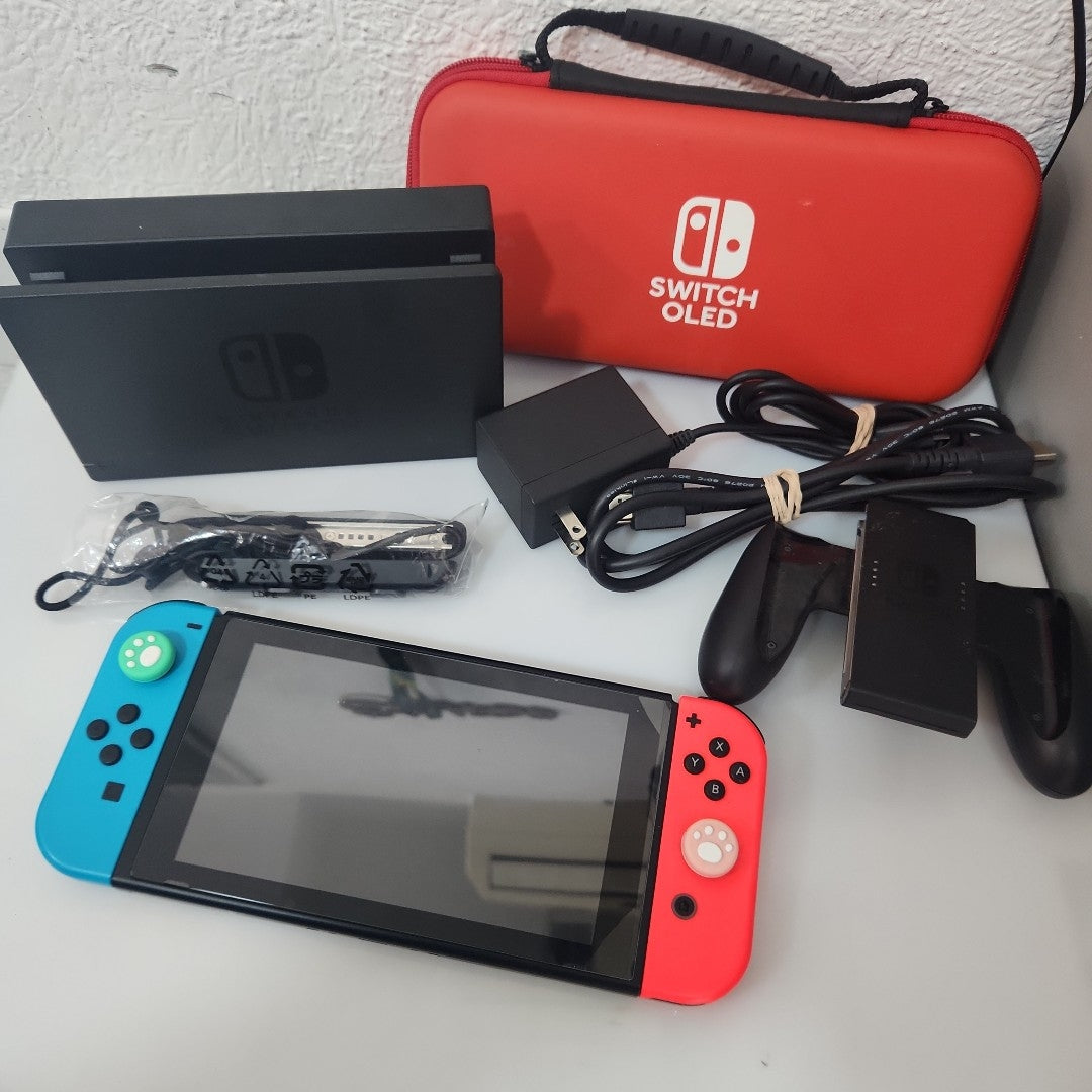 CONSOLA DE VIDEOJUEGO NINTENDO SWITCH 1.1 32 GB (SEMINUEVO)
