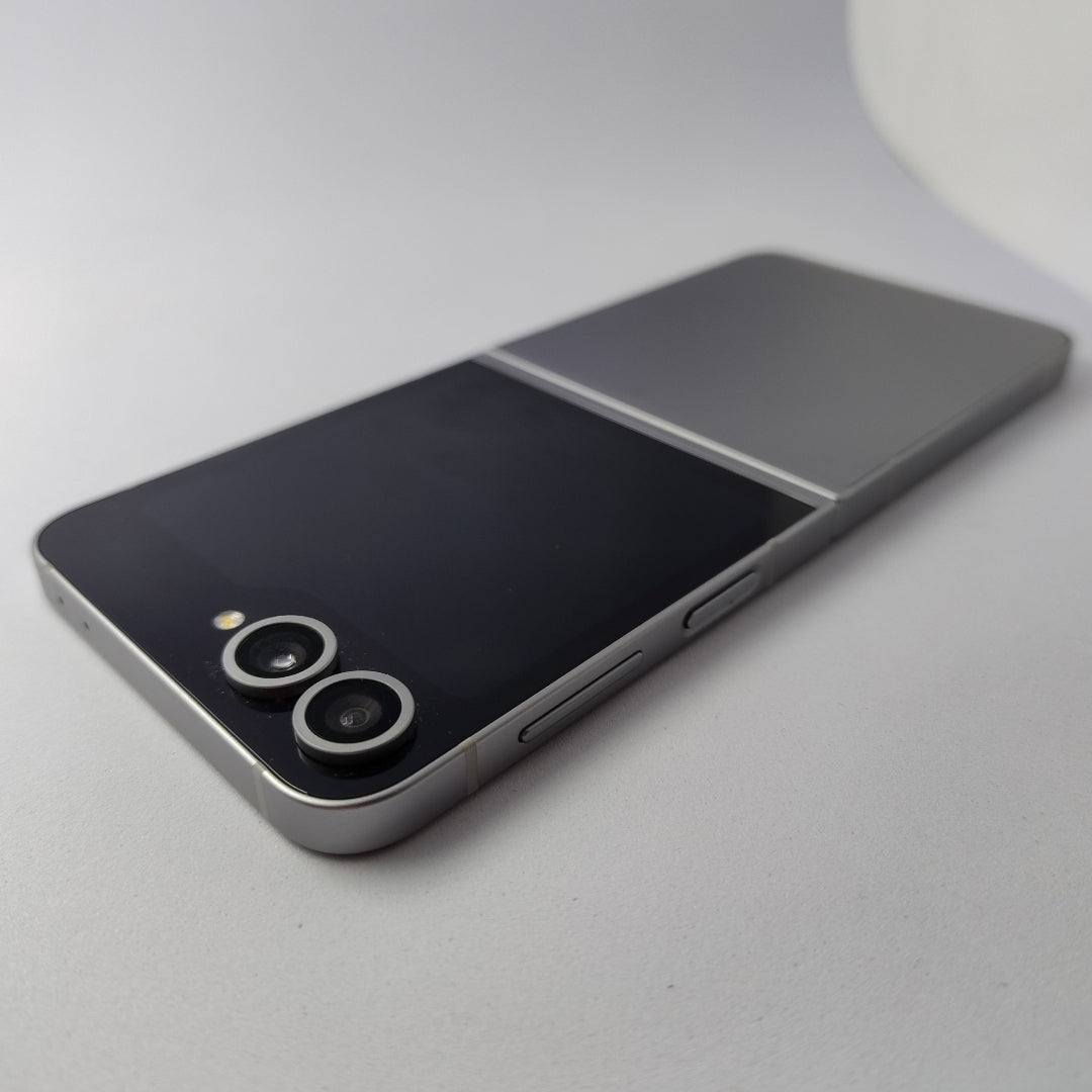 CELULAR SAMSUNG GALAXY Z FLIP6 SM-F741B (2024) 512 GB 12 GB RAM (SEMINUEVO)