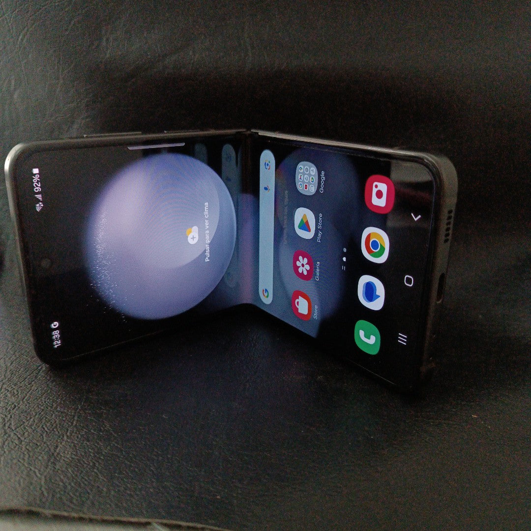 CELULAR SAMSUNG GALAXY Z FLIP 5 SM-F731B (2023) 512 GB 8 GB RAM (SEMINUEVO)