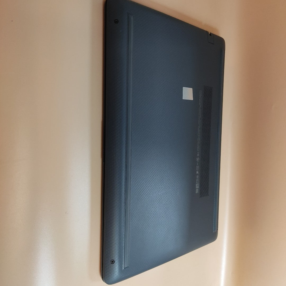 LAPTOP HP 240 G8 (2024) 256 GB SSD 8 GB RAM (SEMINUEVO)