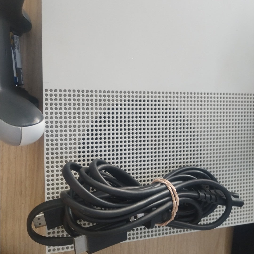 CONSOLA DE VIDEOJUEGO MICROSOFT XBOX ONE S 500 GB (SEMINUEVO)
