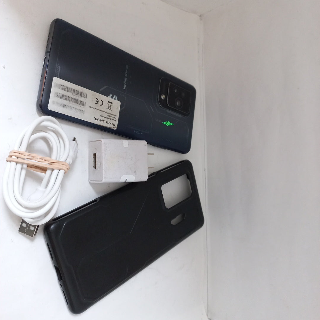CELULAR XIAOMI BLACK SHARK 5 PRO KTUS-H0 256 GB 12 GB RAM (SEMINUEVO)