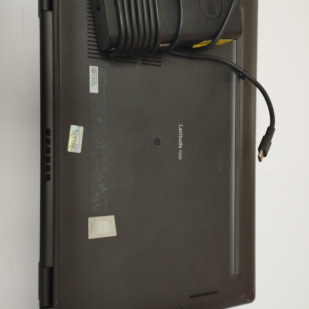 LAPTOP DELL LATITUDE 7320 DETACHABLE (2022) 256 GB SSD 16 GB RAM (SEMINUEVO)