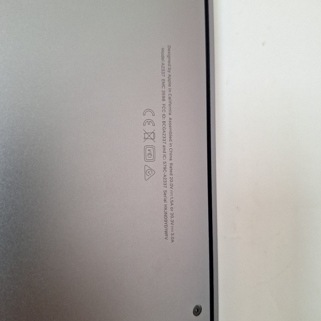LAPTOP APPLE MACBOOK AIR 13" 2020 3.2 A2337 256 GB SSD 8 GB RAM (SEMINUEVO)