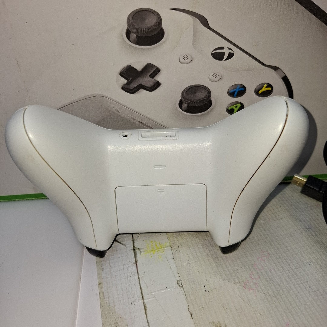 CONSOLA DE VIDEOJUEGO MICROSOFT XBOX ONE S 1 TB (SEMINUEVO)