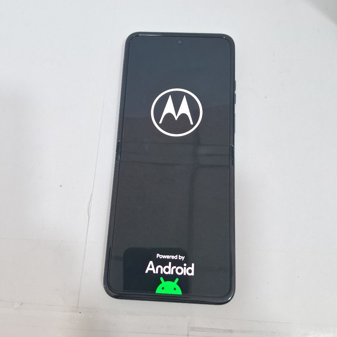 CELULAR MOTOROLA RAZR 50 ULTRA XT2451-3 (2024) 512 GB 12 GB RAM (SEMINUEVO)
